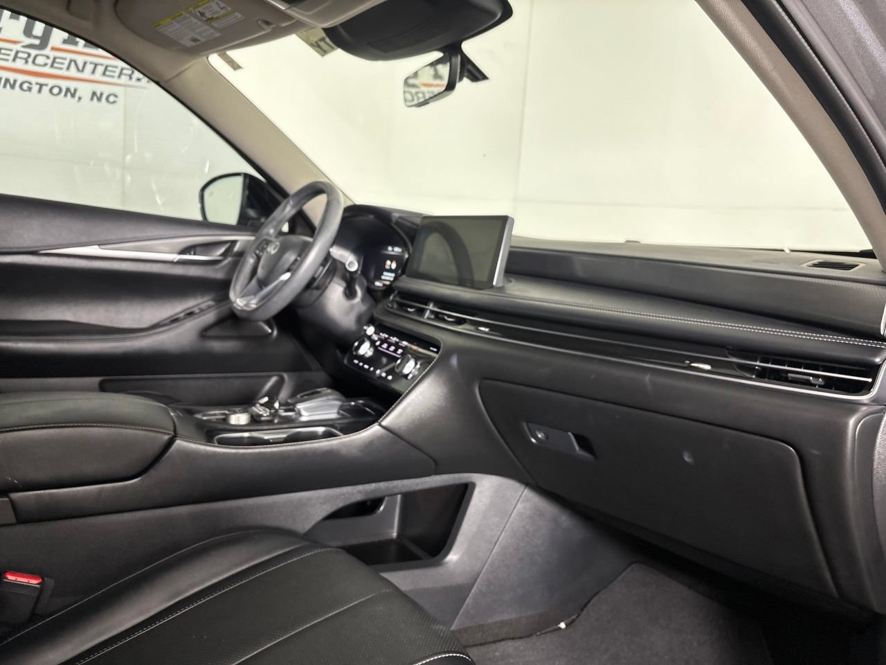 Used 2023 INFINITI QX60 Luxe FWD image 36