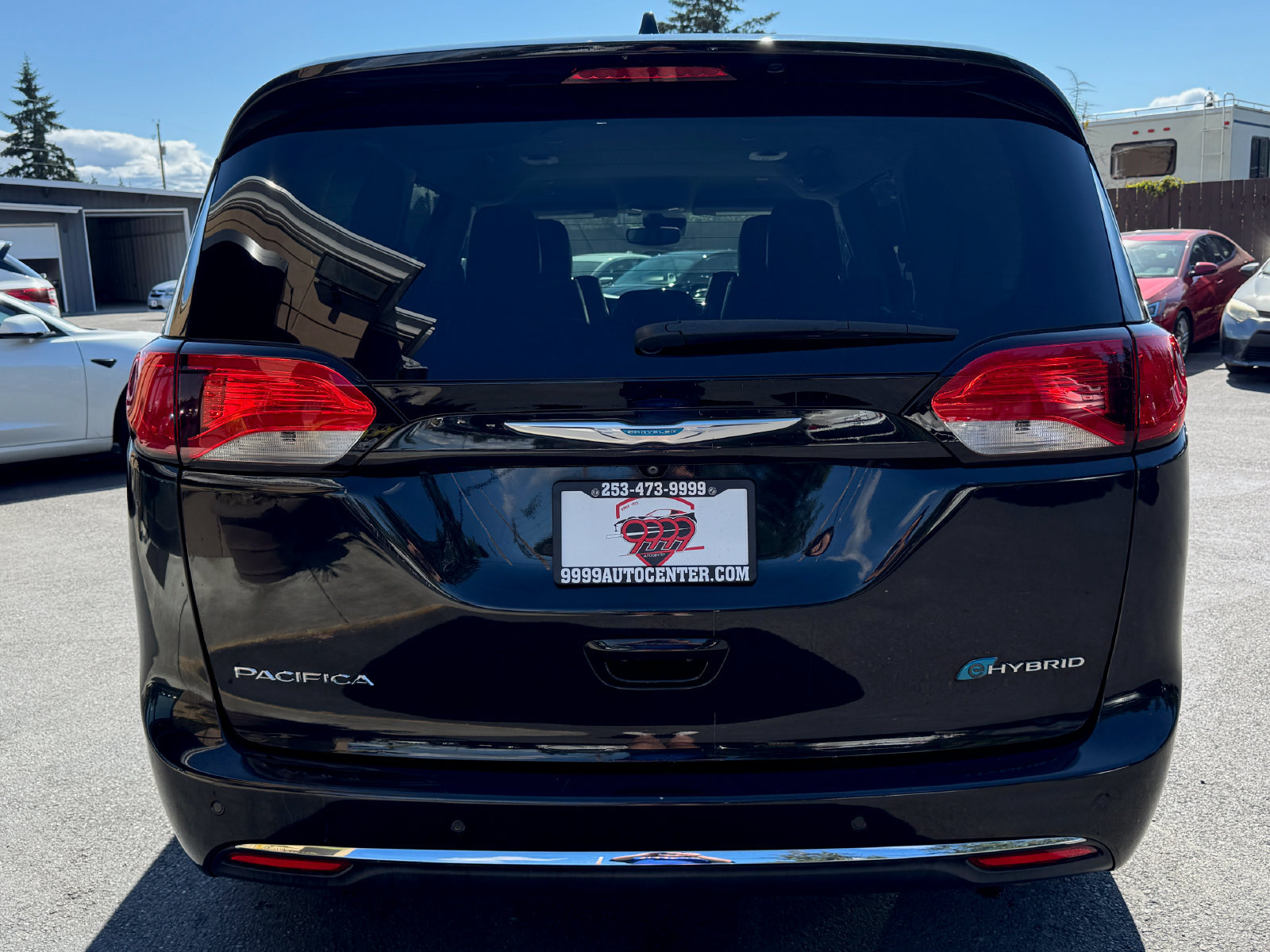 Used 2019 Chrysler Pacifica Limited w/ Advanced Safetytec Group FWD image 6
