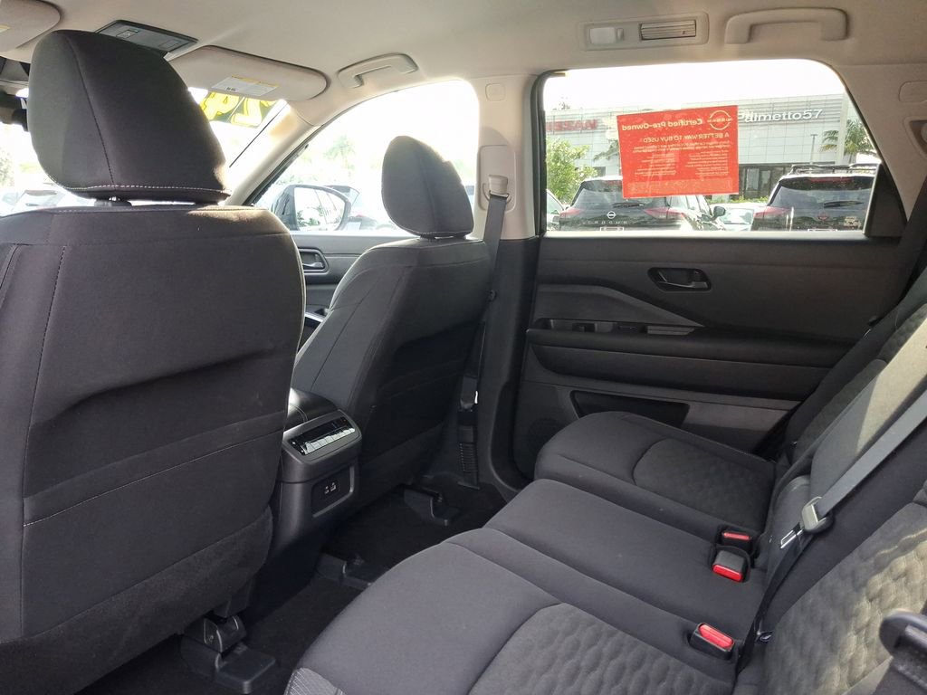 Certified 2024 Nissan Pathfinder SV FWD image 7