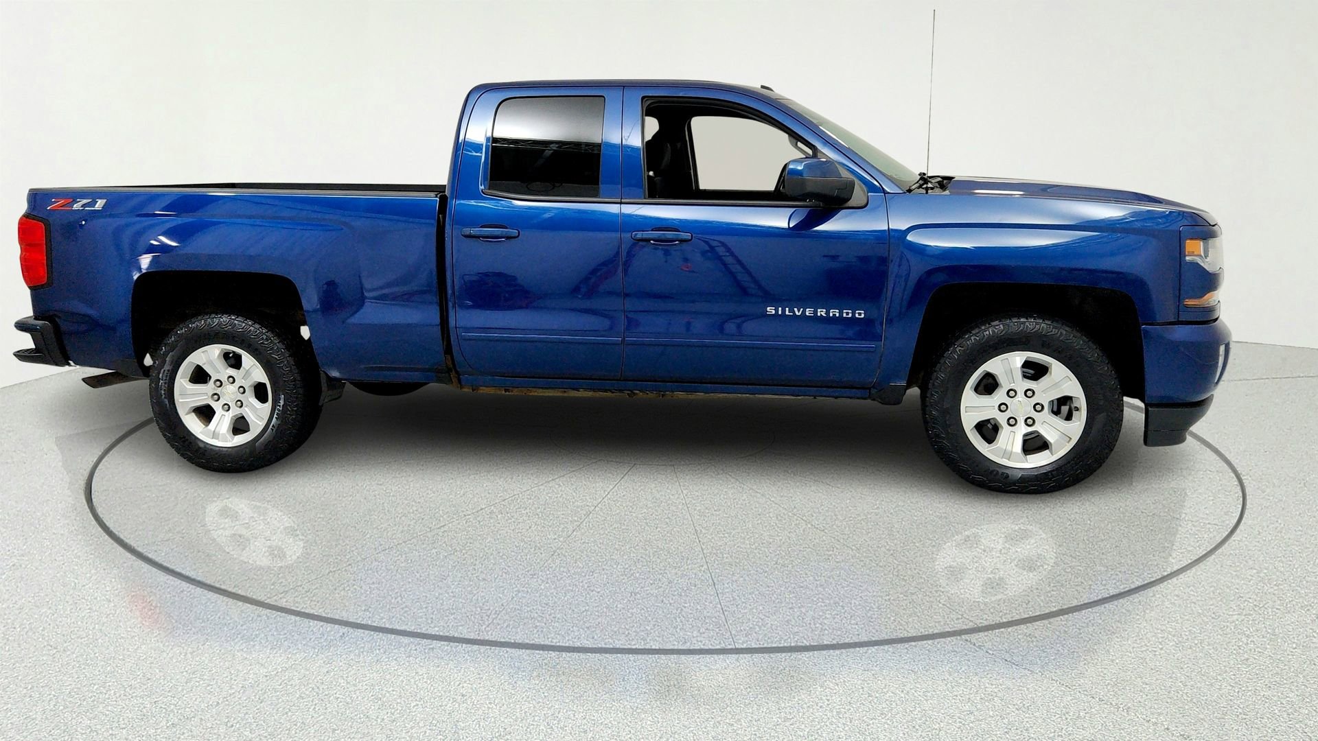 Used 2018 Chevrolet Silverado 1500 LT w/ All Star Edition AWD/4WD image 6