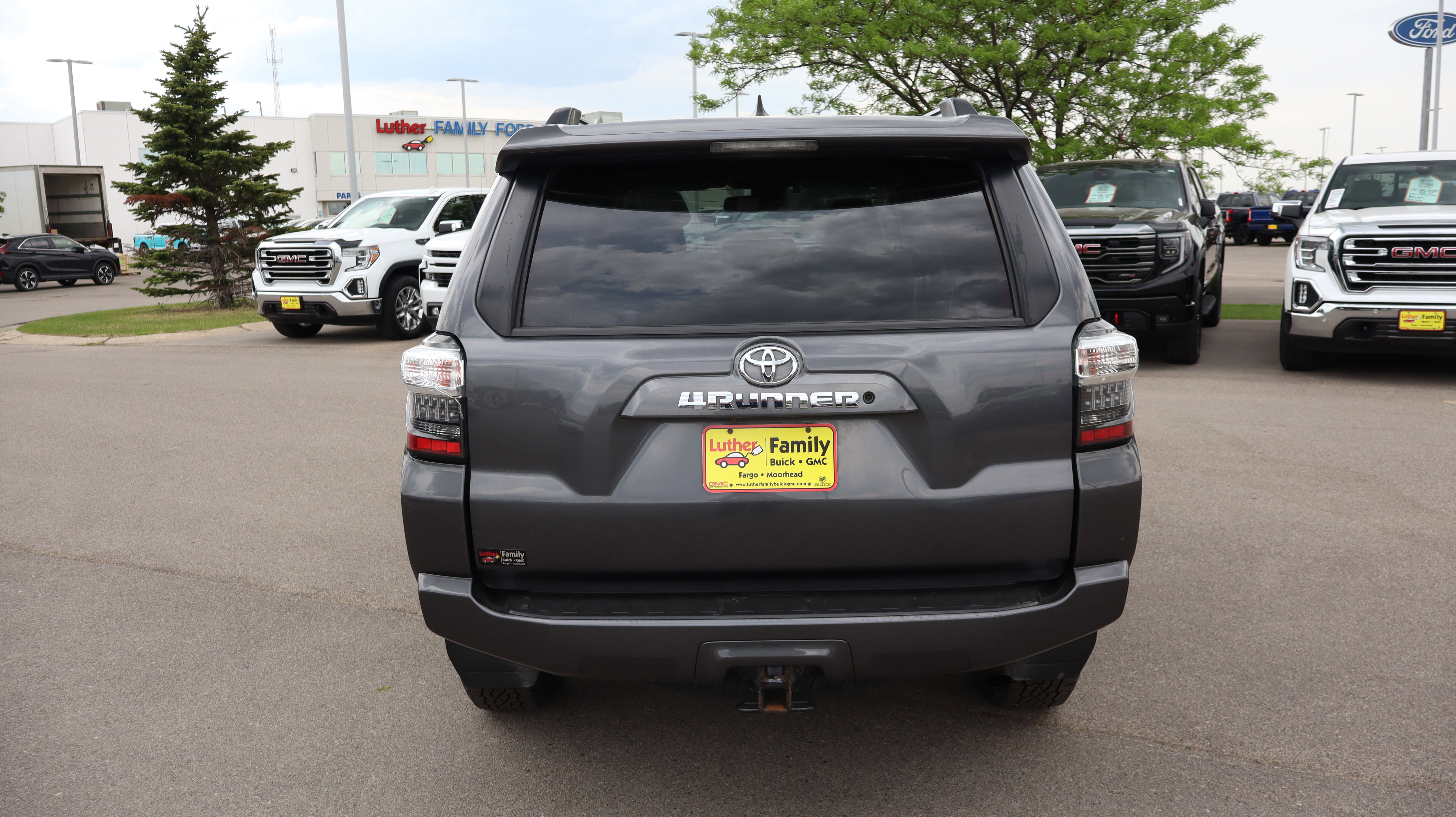 Used 2020 Toyota 4Runner SR5 AWD/4WD image 6