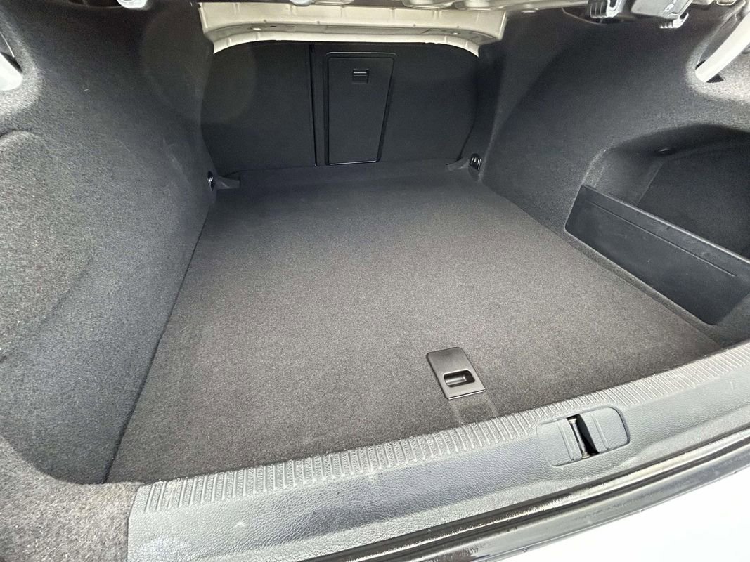 Used 2013 Volkswagen CC Sport image 16