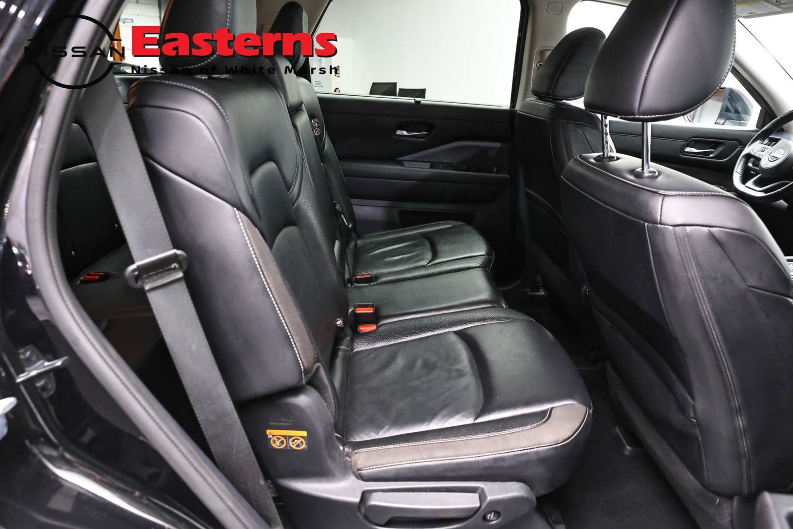 Used 2023 Nissan Pathfinder SL AWD/4WD image 22