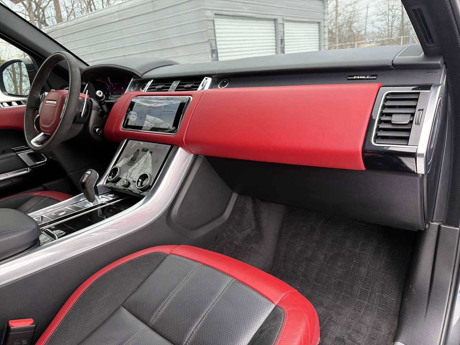 Used 2020 Land Rover Range Rover Sport HST image 16