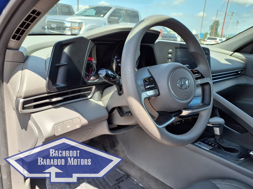 Used 2023 Hyundai Elantra SEL image 13
