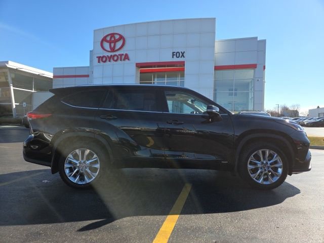 Used 2023 Toyota Highlander Limited image 8