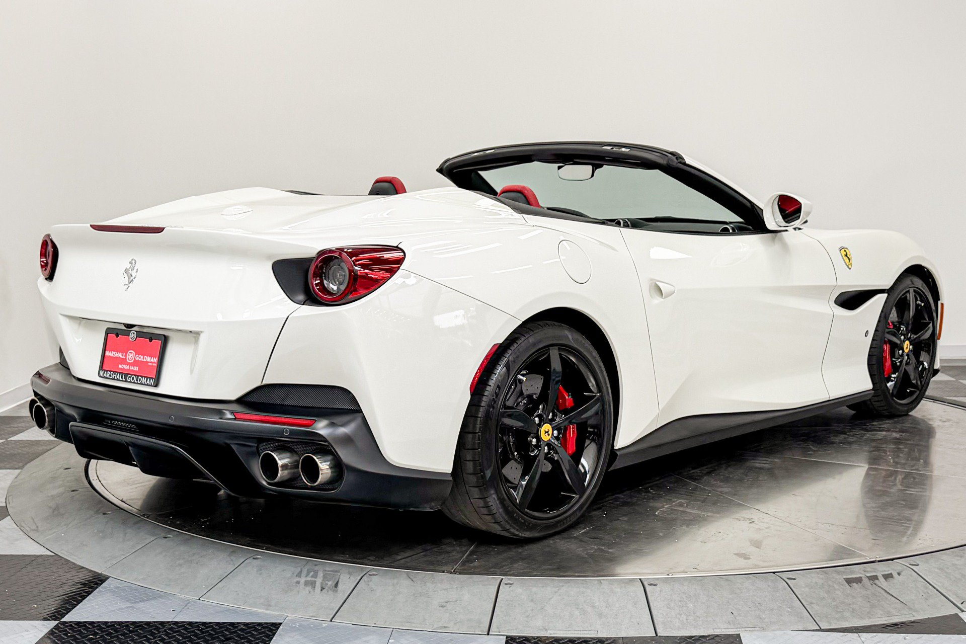 Used 2020 Ferrari Portofino RWD image 9