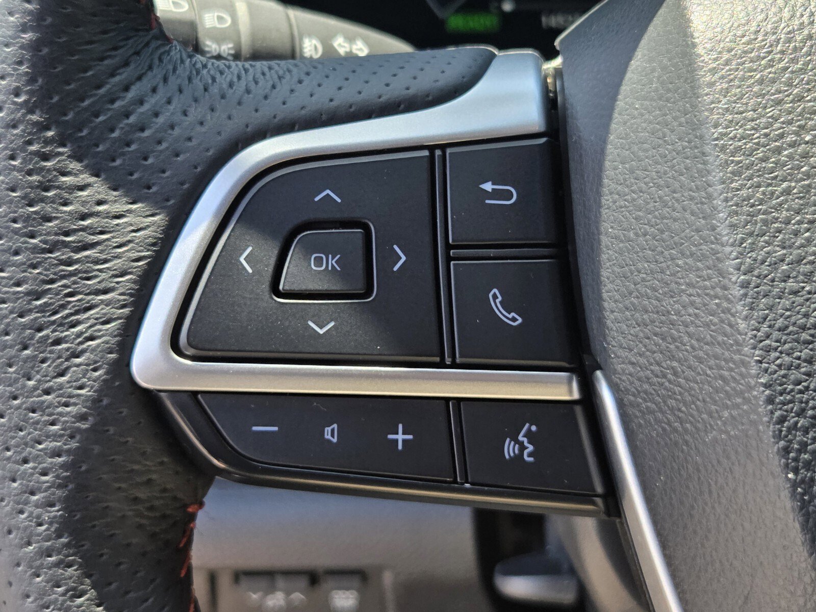 Certified 2025 Toyota Sienna XSE w/ XSE Plus Package AWD/4WD image 25