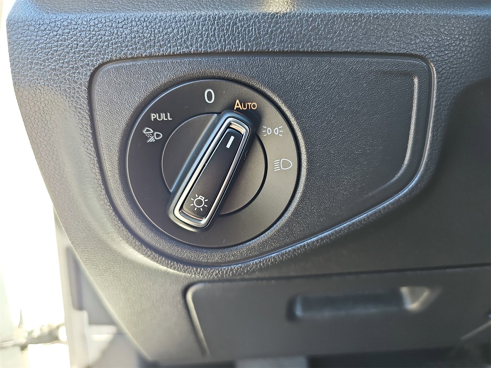 Used 2023 Volkswagen Atlas SE w/ Panoramic Sunroof Package image 27