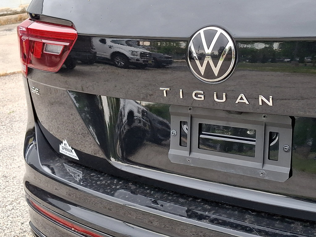 Used 2022 Volkswagen Tiguan SE R-Line AWD/4WD image 18