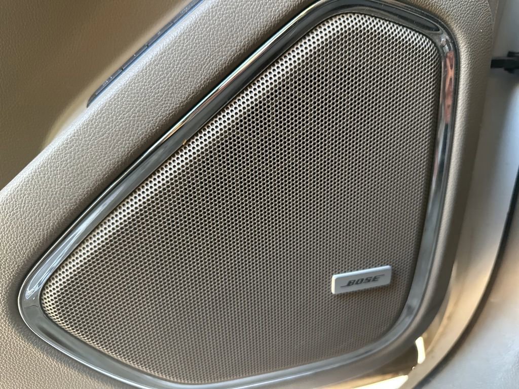 Used 2017 GMC Yukon SLT w/ Premium Edition image 17