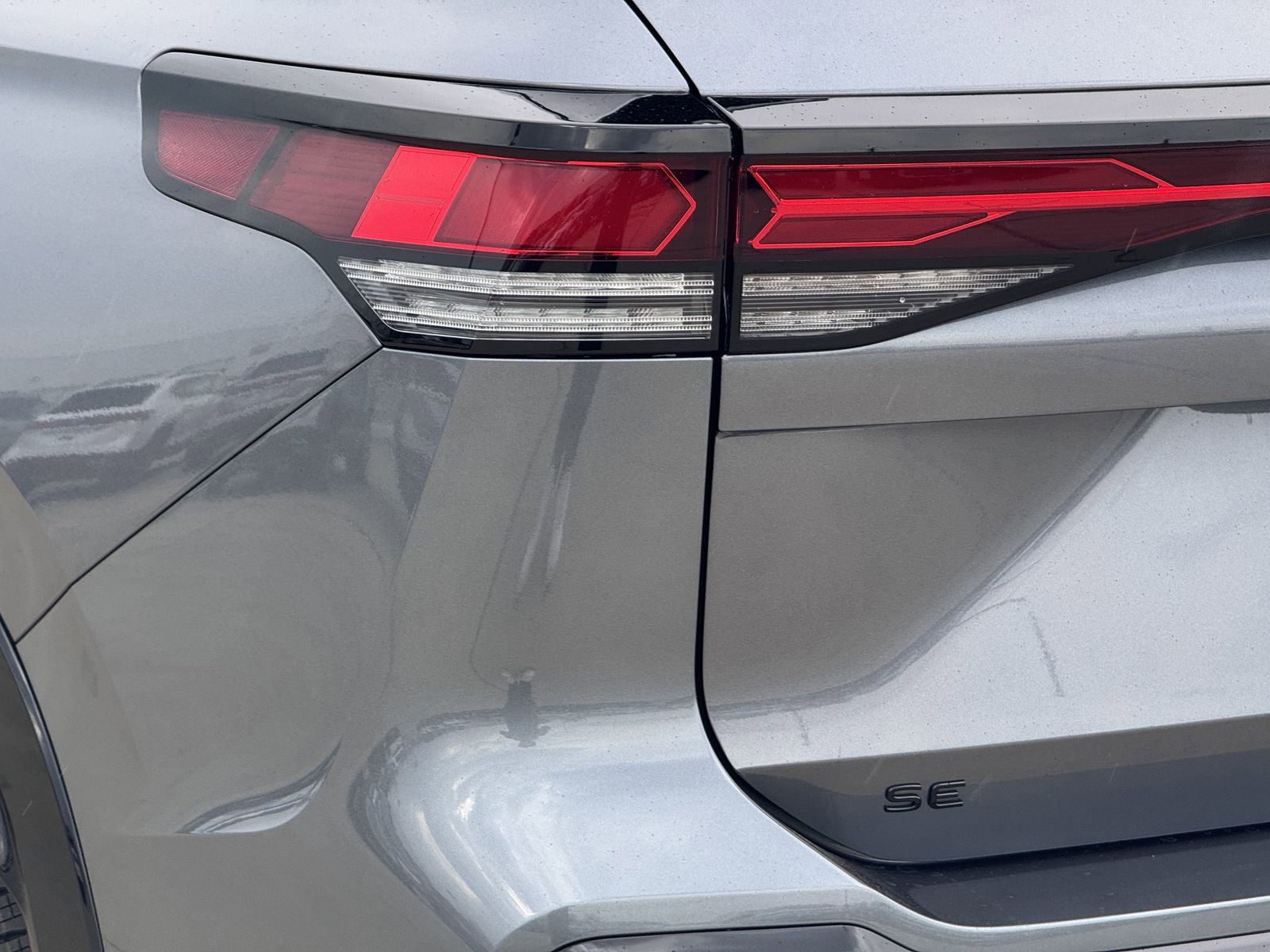 New 2026 Volkswagen Tiguan SE R-Line image 12