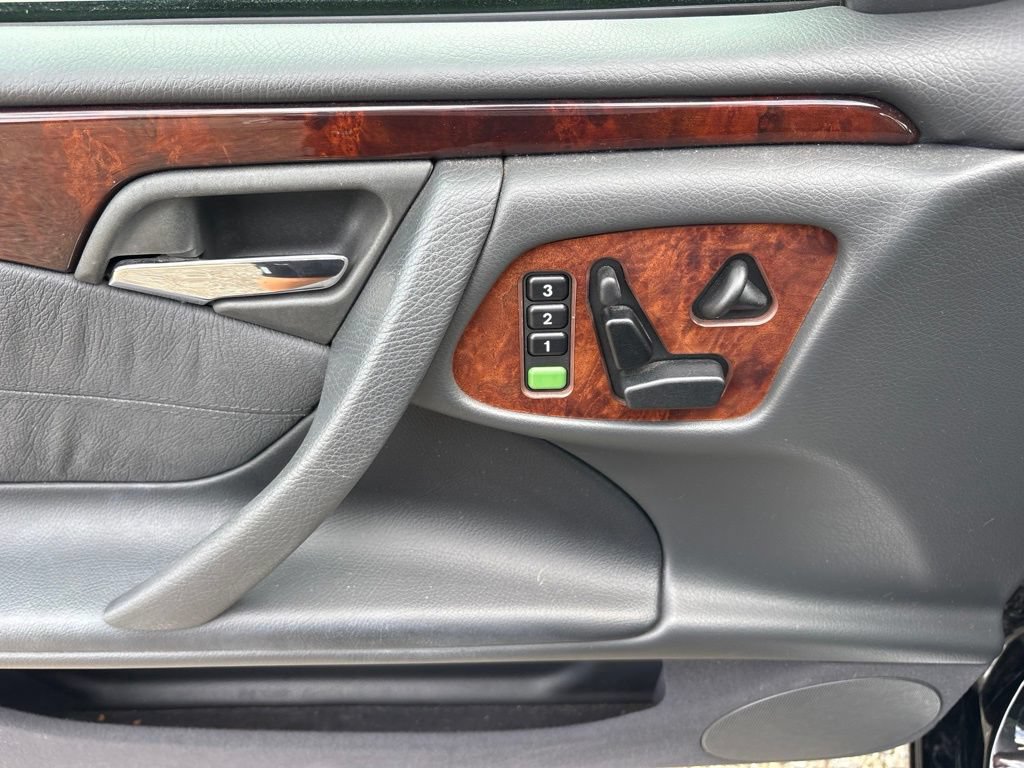 Used 2002 Mercedes-Benz E 320 4MATIC Sedan image 17
