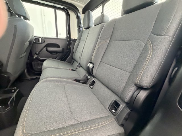 Used 2024 Jeep Gladiator Sport AWD/4WD image 23