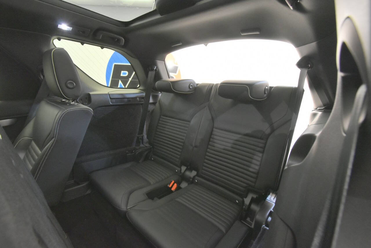 Used 2021 Land Rover Discovery S R-Dynamic image 15