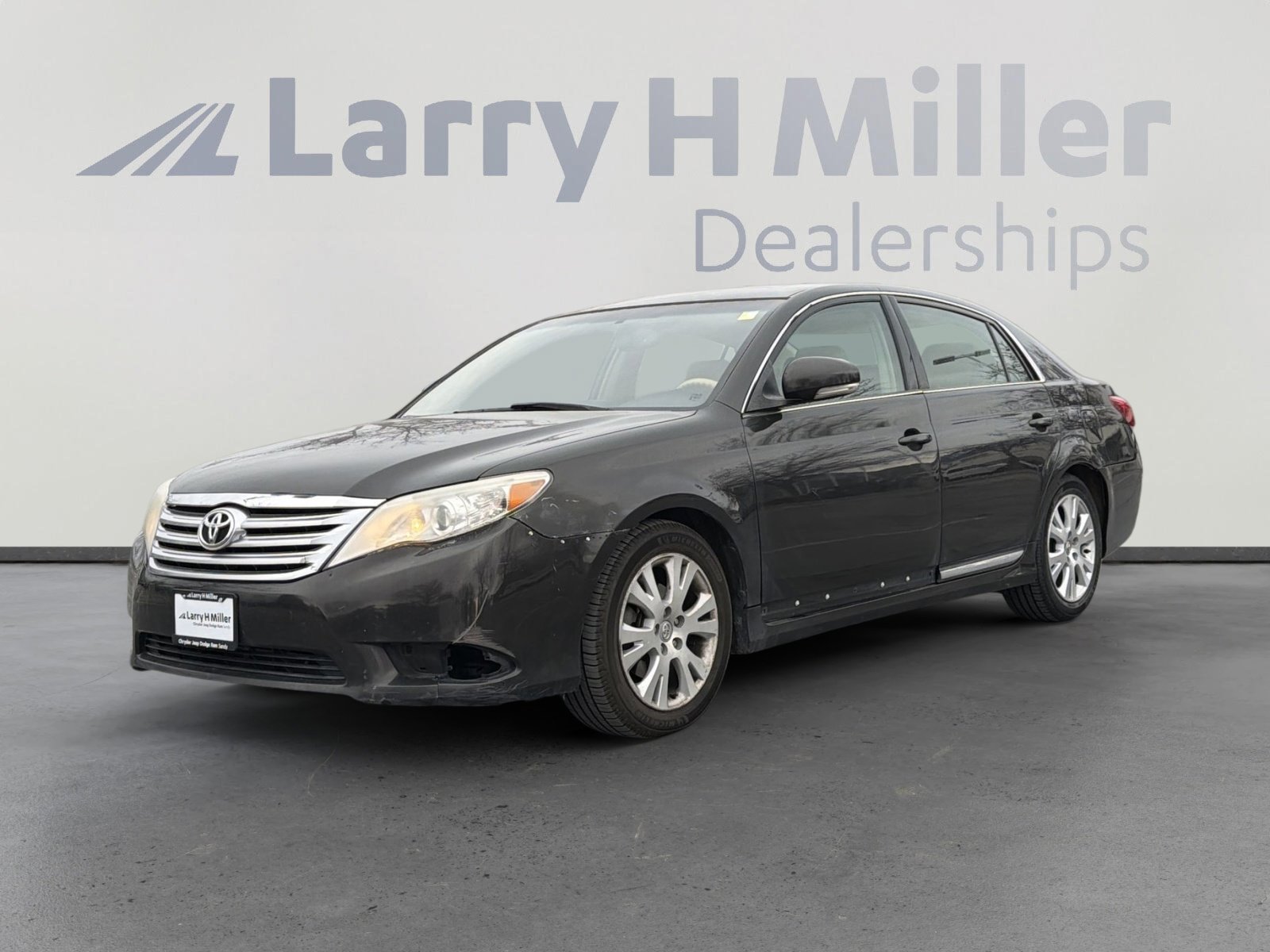 Used 2012 Toyota Avalon Base image 1