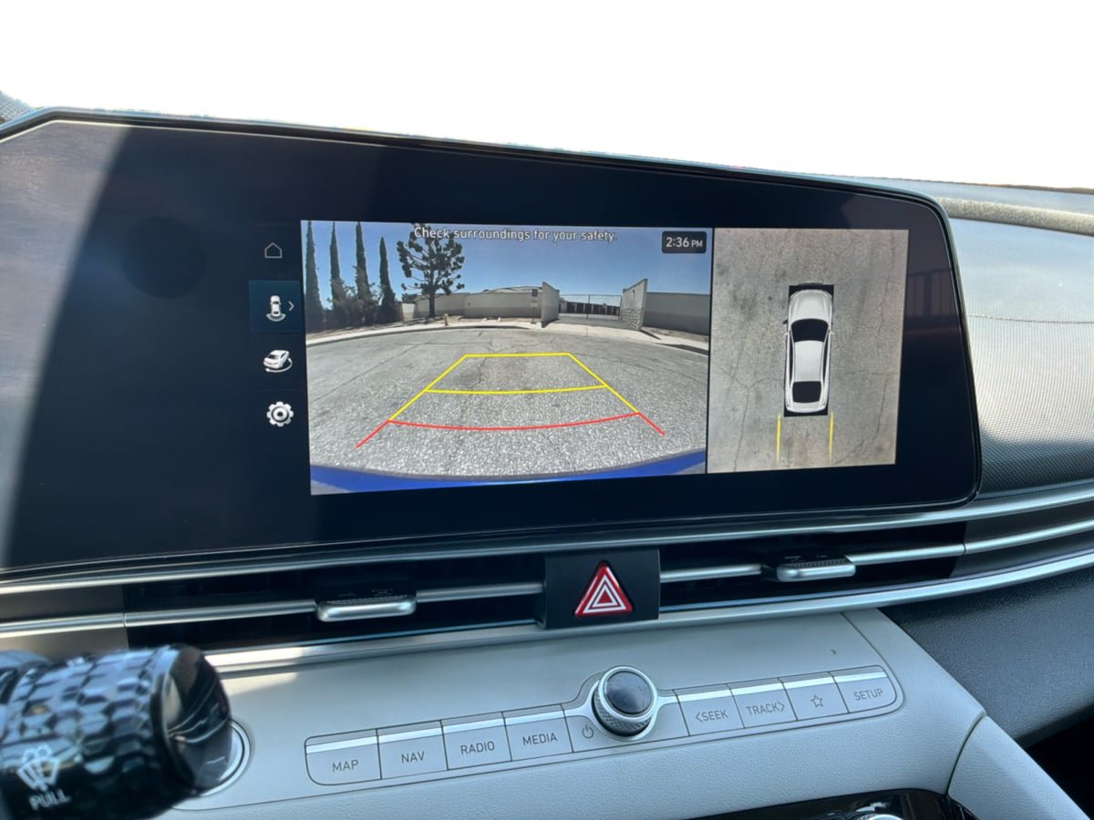 Used 2024 Hyundai Elantra Limited FWD image 13