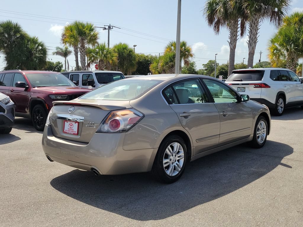 Used 2012 Nissan Altima 2.5 S w/ Special Edition Pkg FWD image 4