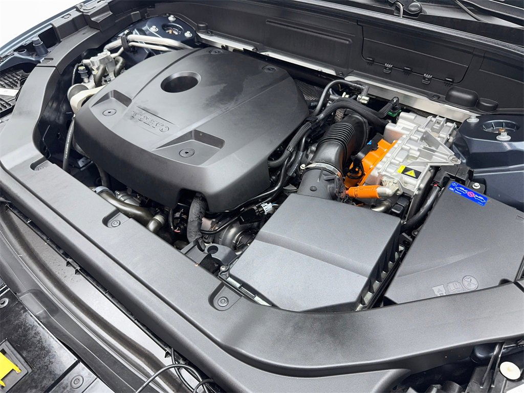 Used 2025 Volvo XC60 T8 Plus w/ Protection Package Premier image 57