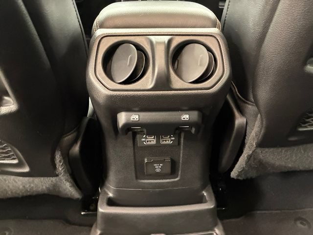 Used 2024 Jeep Wrangler Unlimited Sahara w/ Technology Group AWD/4WD image 19