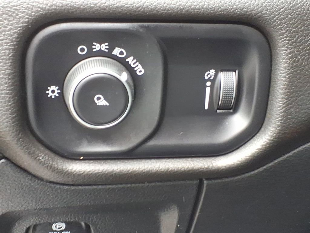 Used 2023 RAM 1500 Big Horn AWD/4WD image 14