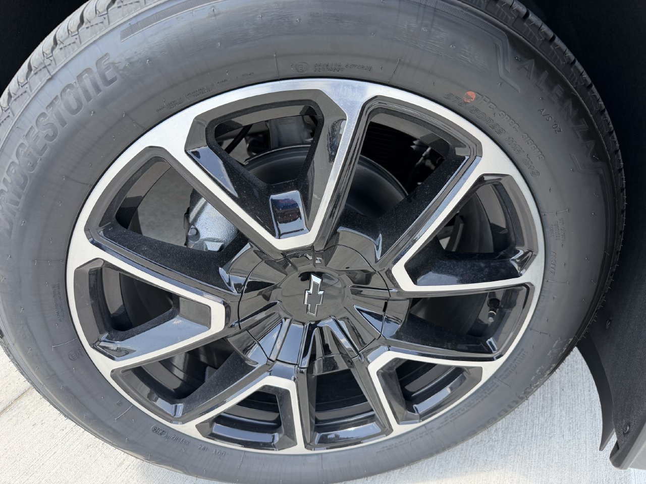 New 2026 Chevrolet Suburban RST w/ RST Capability Package AWD/4WD image 8