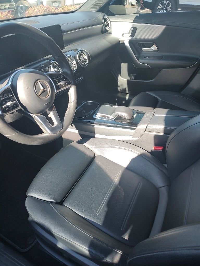 Used 2020 Mercedes-Benz CLA 250 w/ Premium Package image 6