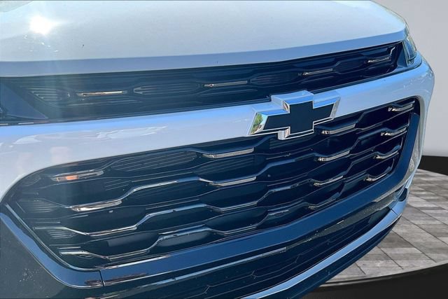 Used 2025 Chevrolet Trax ACTIV w/ Sunroof Package FWD image 32