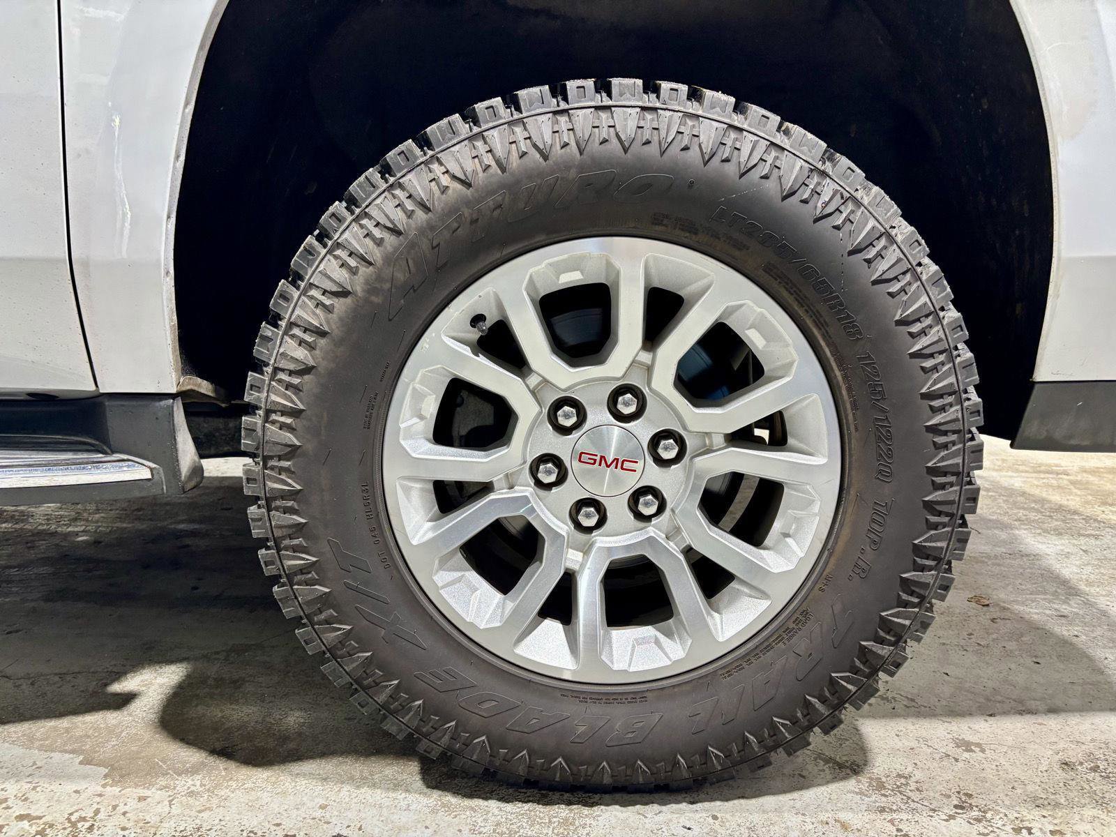 Used 2019 GMC Yukon XL SLT image 15