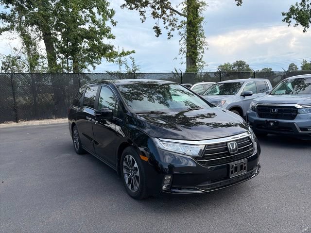 Used 2023 Honda Odyssey EX-L image 3