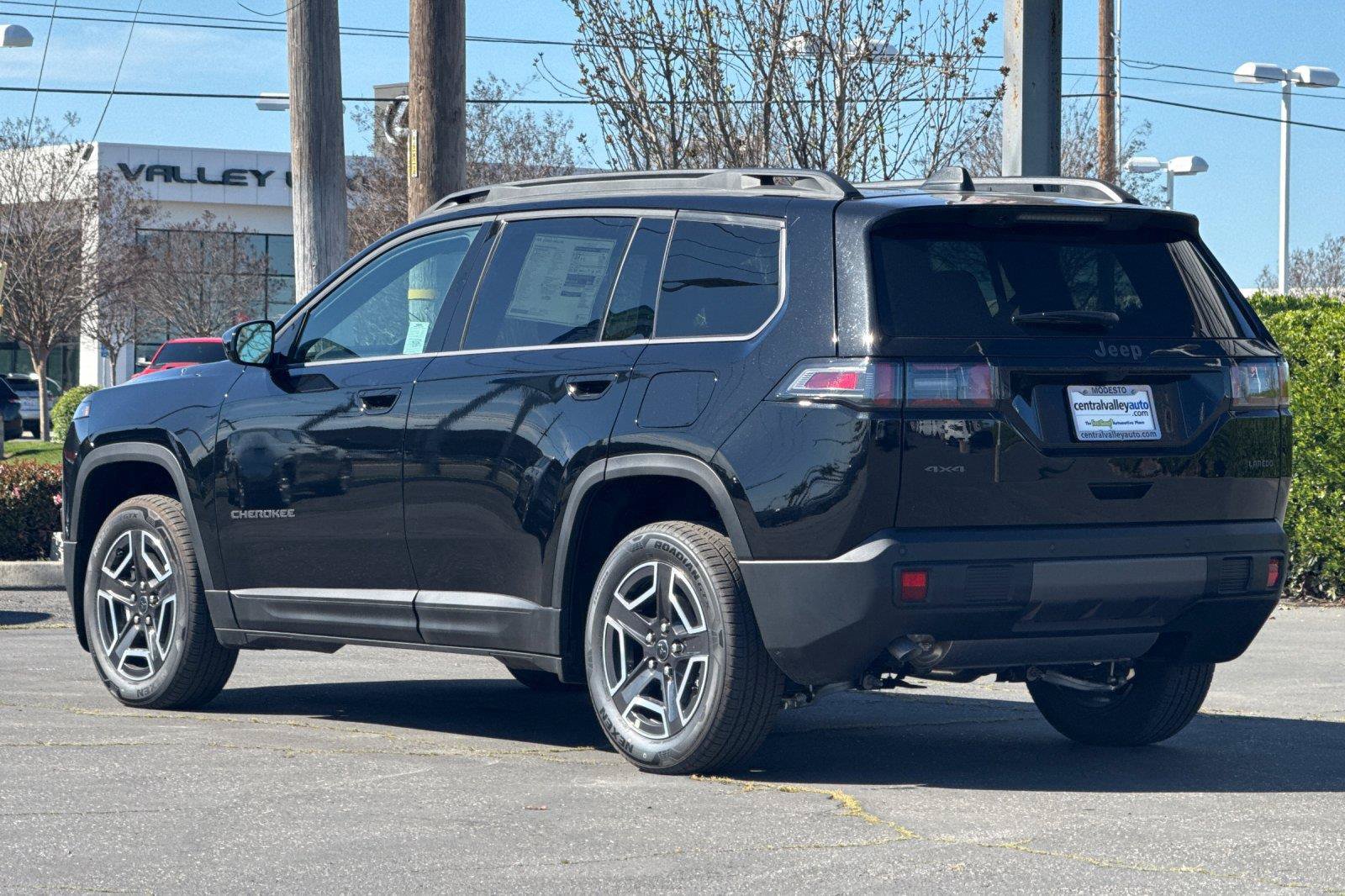 New 2026 Jeep Cherokee Laredo AWD/4WD image 5