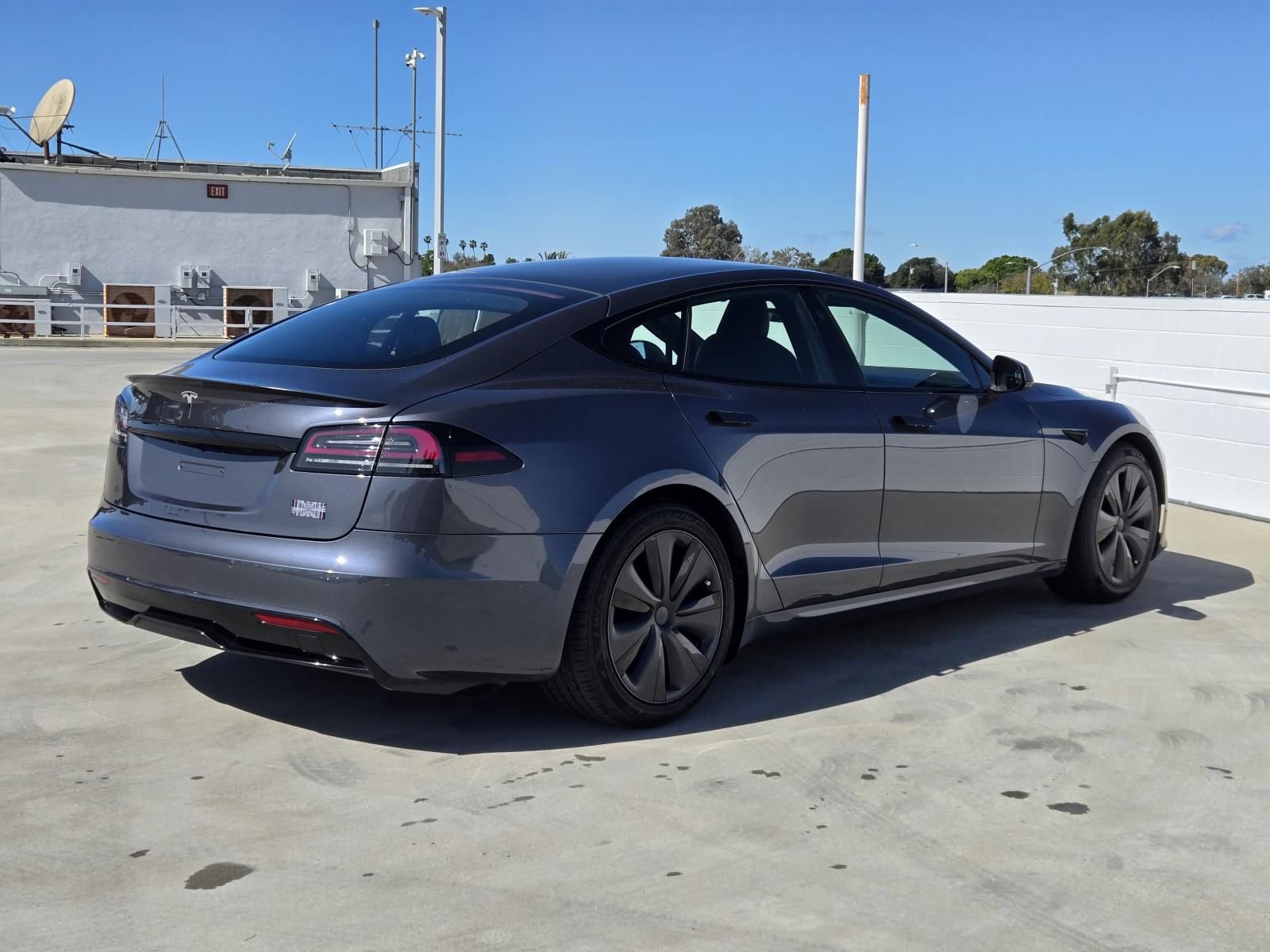 Used 2022 Tesla Model S Plaid image 4
