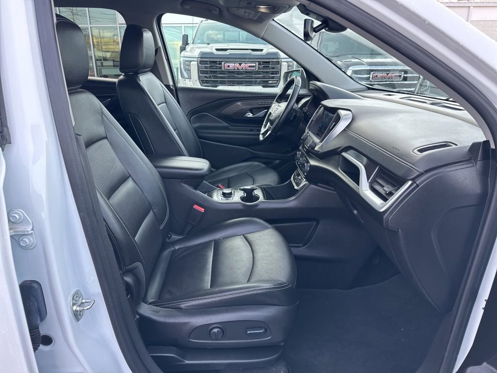 Used 2024 GMC Terrain SLT image 19