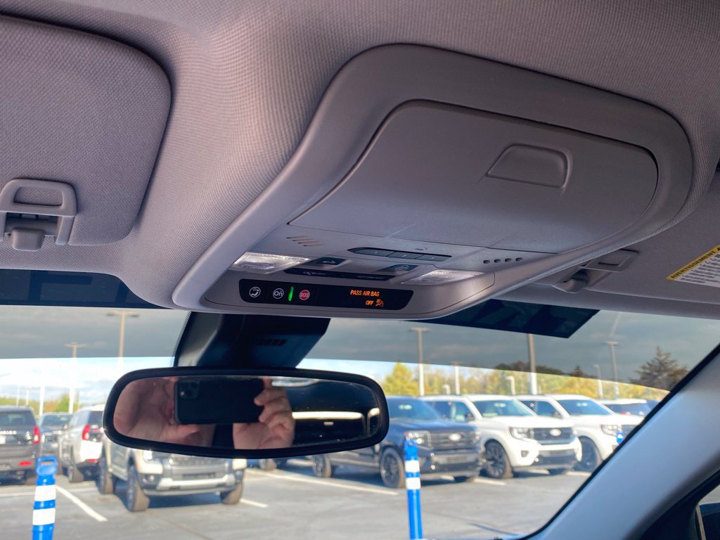 Used 2022 GMC Terrain SLT w/ Infotainment Package II FWD image 21