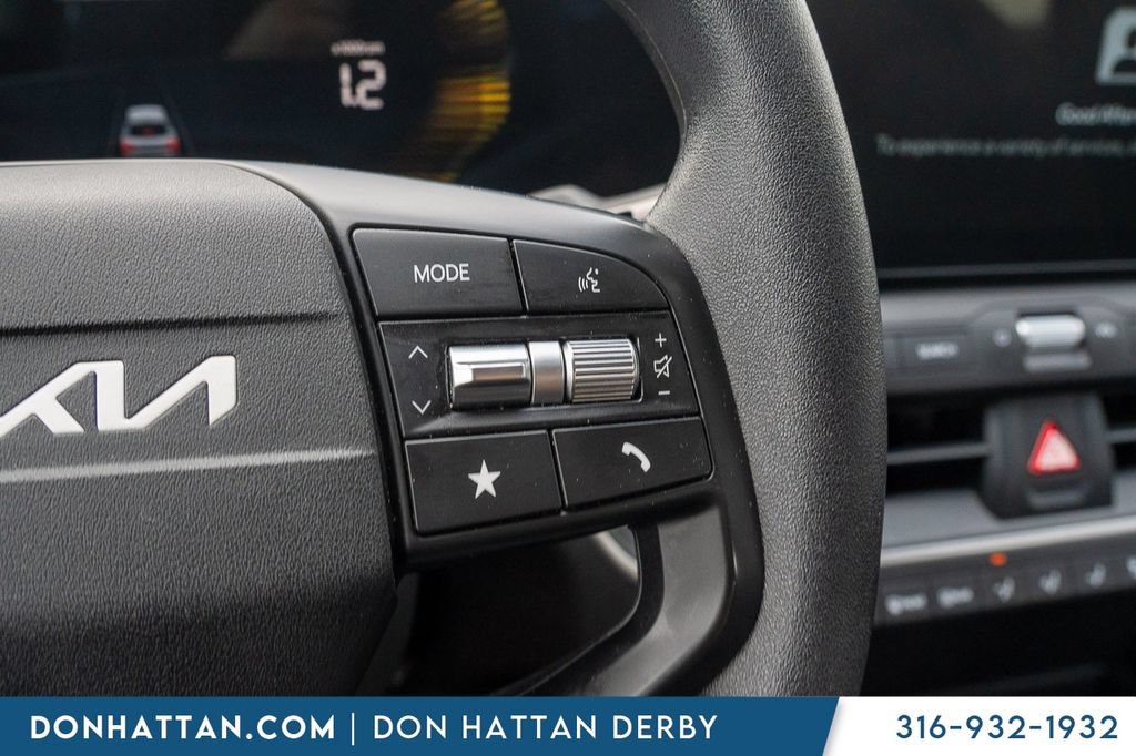 Used 2025 Kia K4 FWD image 16