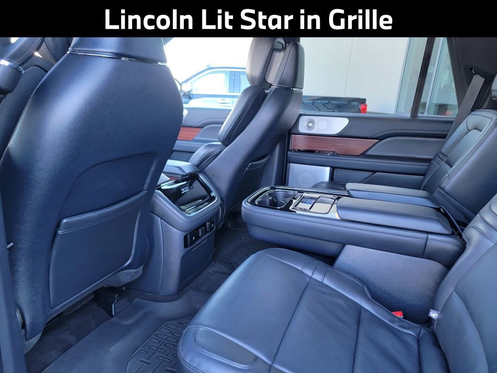 Used 2022 Lincoln Navigator Reserve image 12