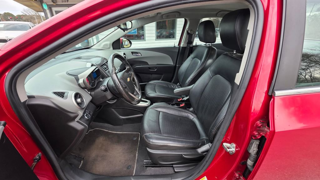 Used 2014 Chevrolet Sonic LTZ FWD image 10
