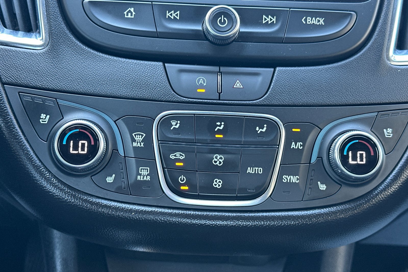 Used 2024 Chevrolet Malibu LT FWD image 19