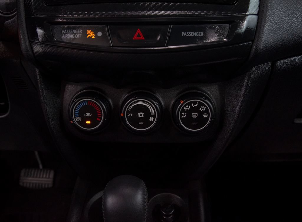Used 2015 Mitsubishi Outlander Sport ES AWD/4WD image 23