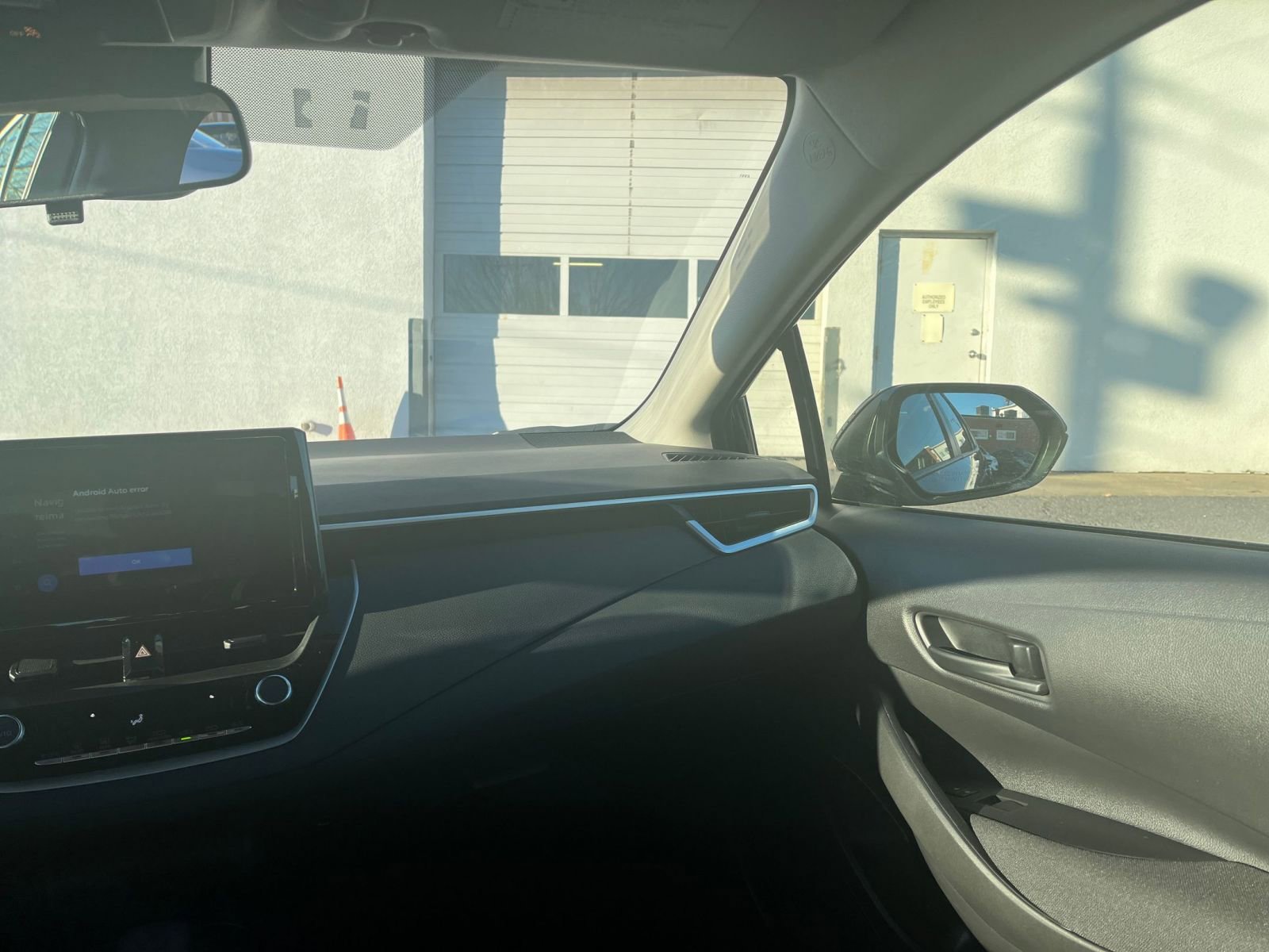 Used 2025 Toyota Corolla LE image 34