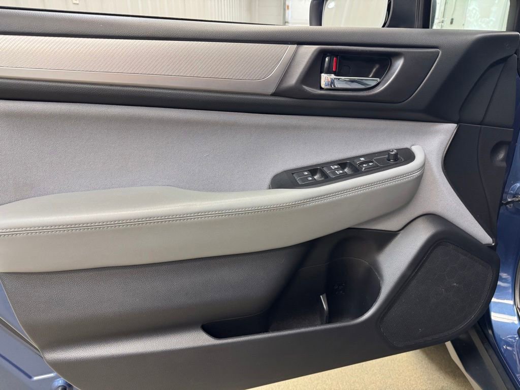 Used 2019 Subaru Outback 2.5i Premium AWD/4WD image 8