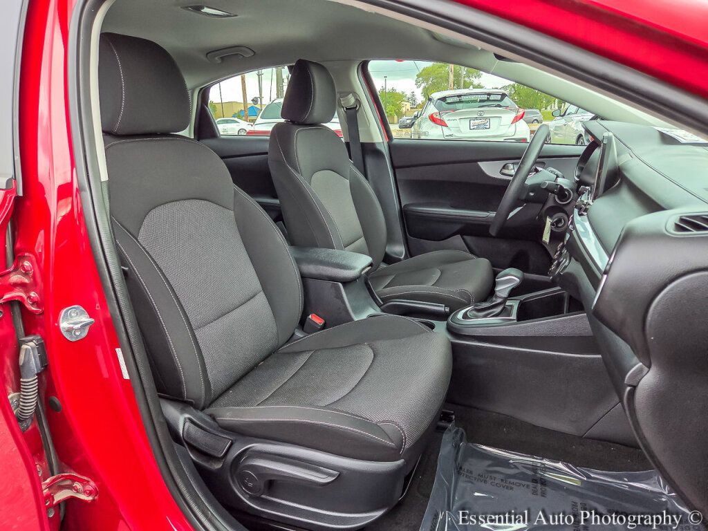 Used 2024 Kia Forte LXS w/ LXS Technology Package image 32