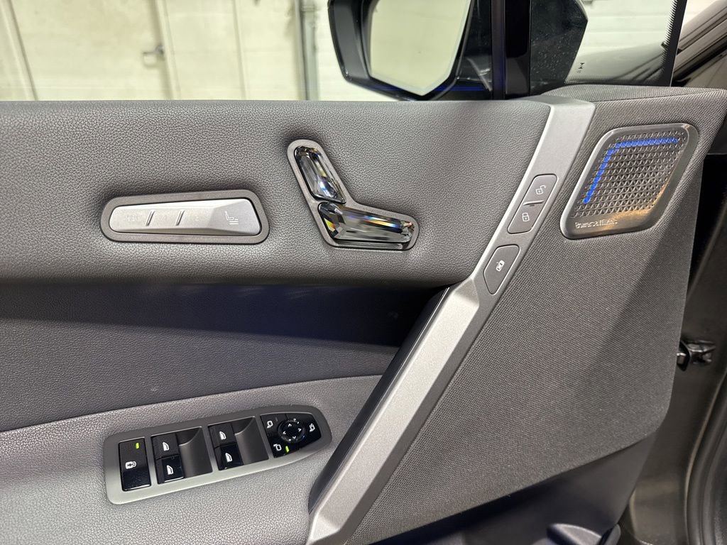 Used 2025 BMW iX M60 image 13