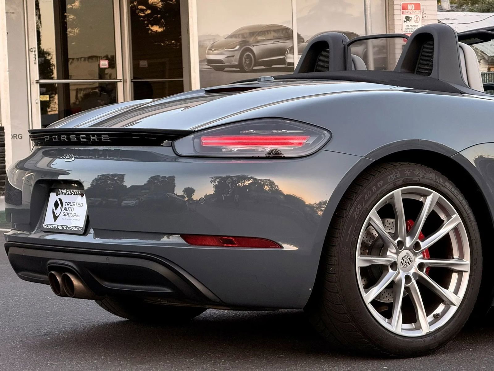 Used 2017 Porsche 718 Boxster S RWD image 9
