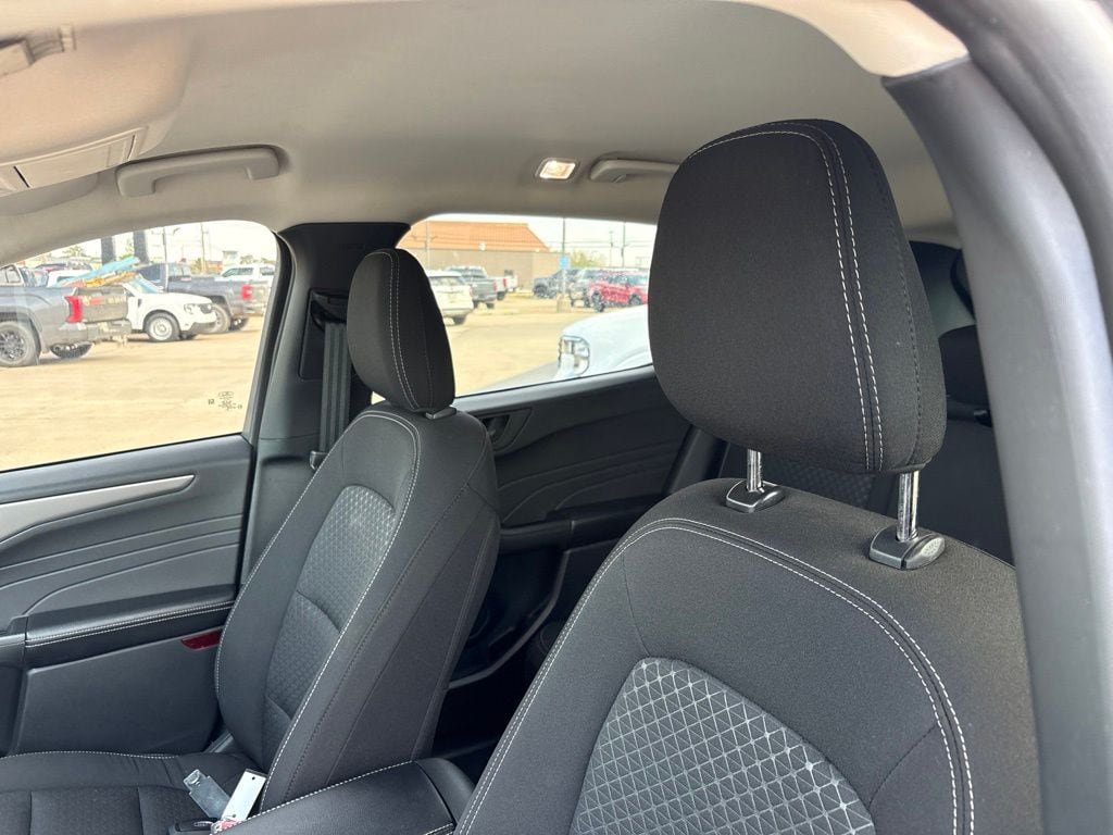 Used 2025 Ford Escape Active FWD image 11