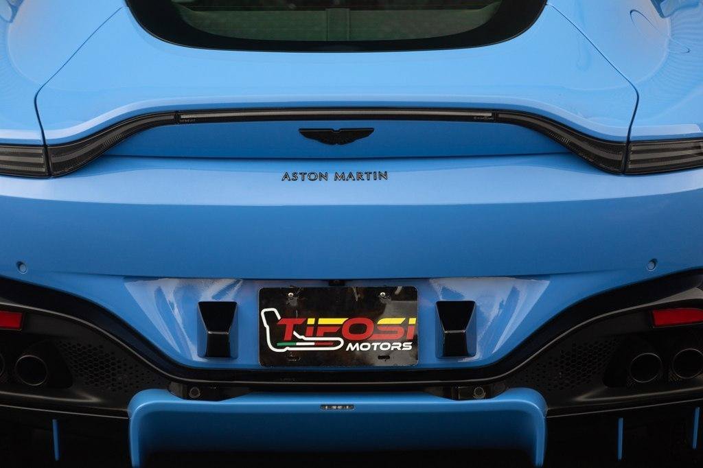 Used 2021 Aston Martin V8 Vantage Coupe RWD image 24