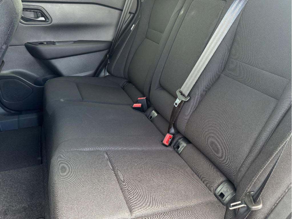 Used 2025 Nissan Rogue S image 12