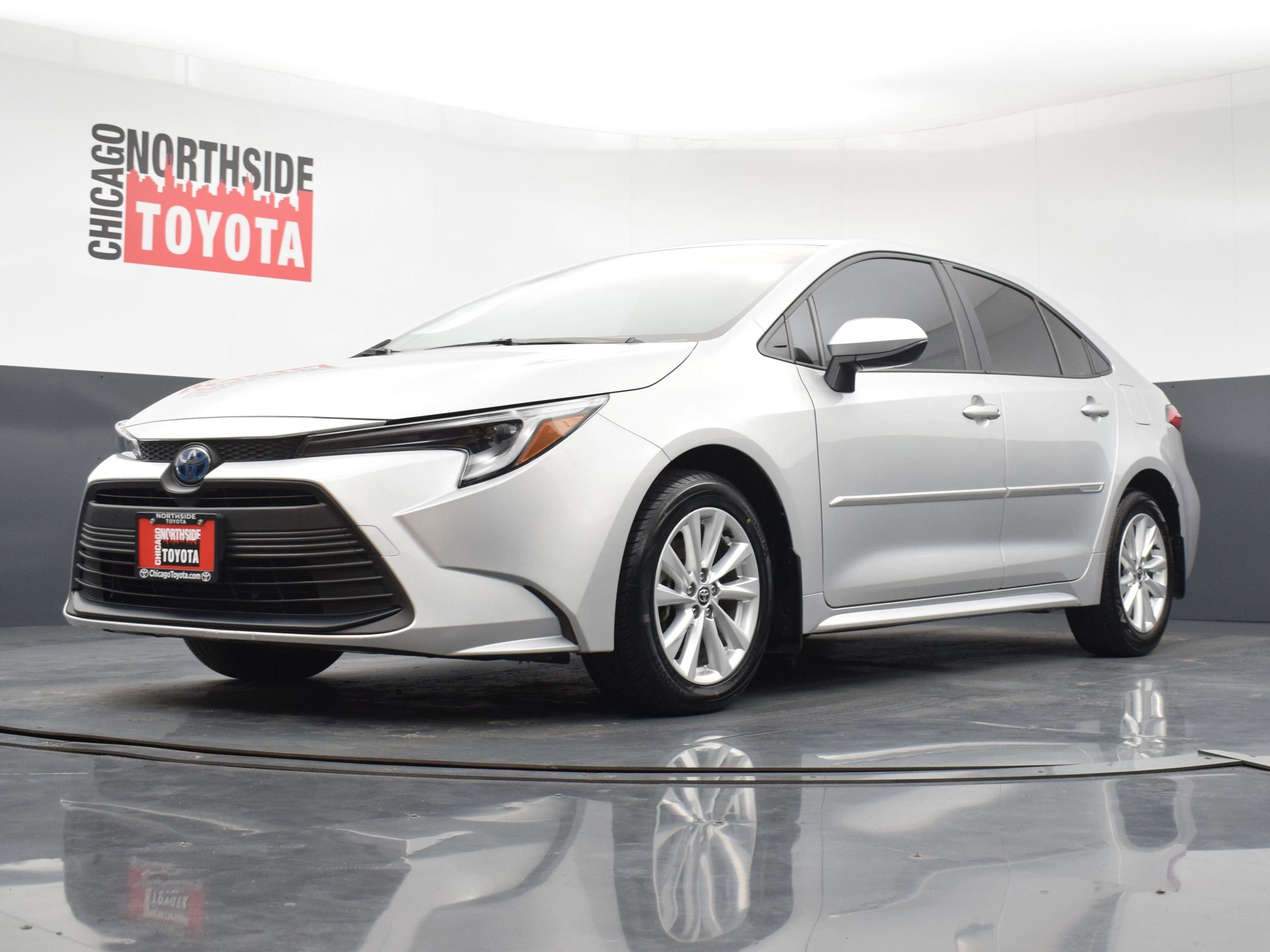 Used 2024 Toyota Corolla LE w/ LE Convenience Package image 31