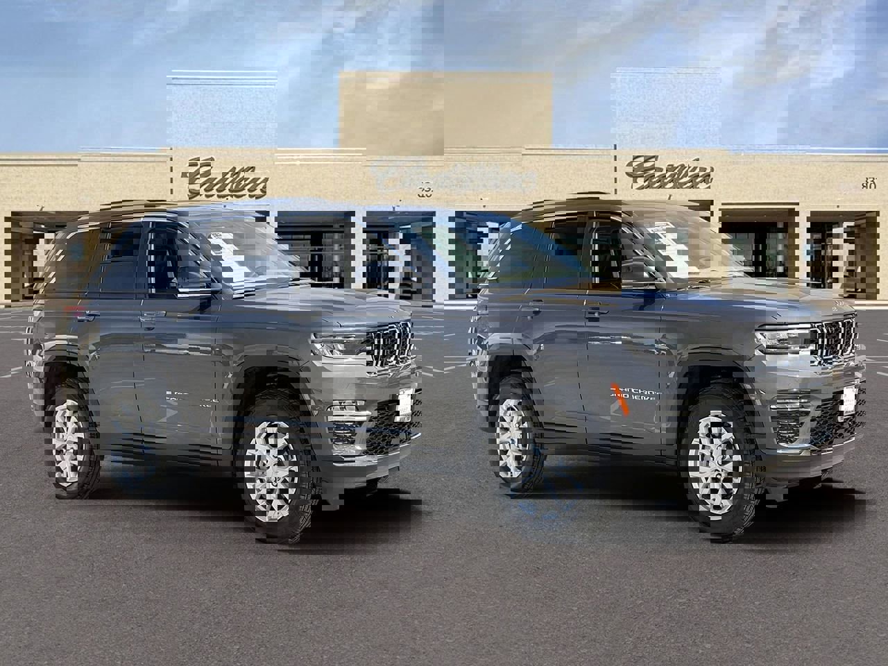 Used 2023 Jeep Grand Cherokee Limited AWD/4WD image 3