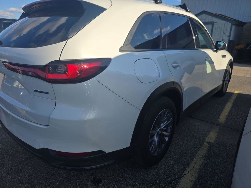 Used 2024 MAZDA CX-90 Plug-In Hybrid w/ Preferred AWD/4WD image 4
